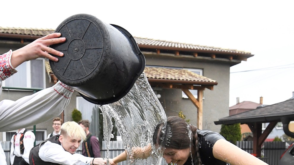 Tradičná oblievačka v obci Družstevná pri Hornáde.