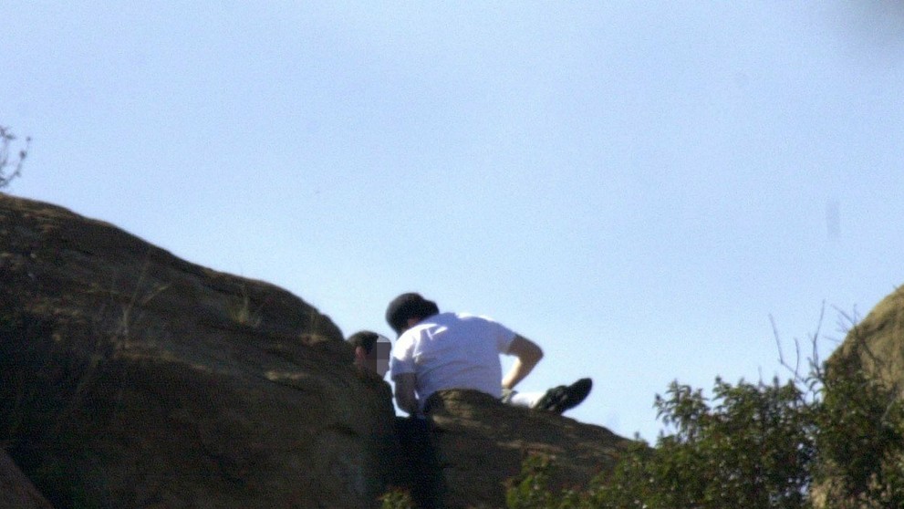 Kevina Spaceyho nachytali v intímnej chvíli s oveľa mladším modelom