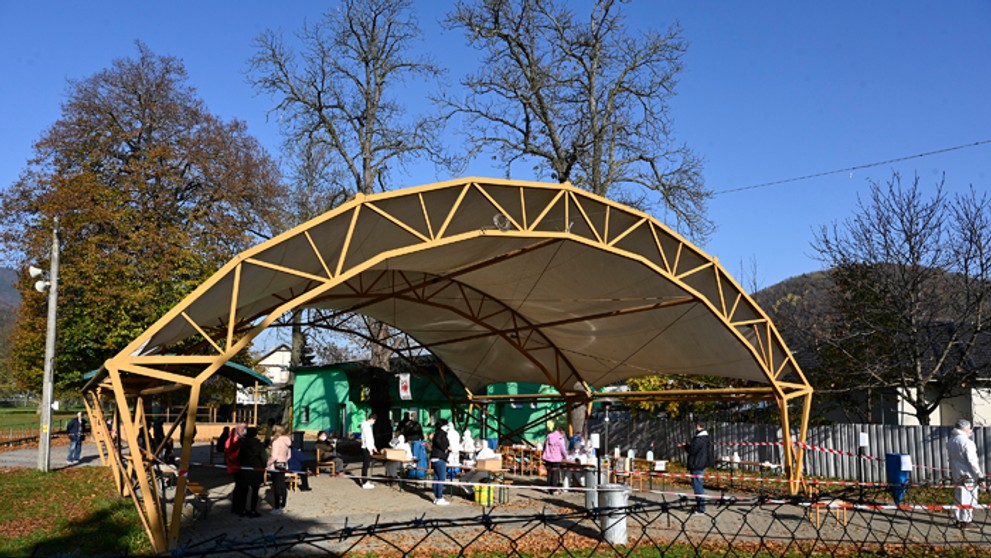 Testovanie pred Mestskou plavárňou a kúpaliskom v Čadci