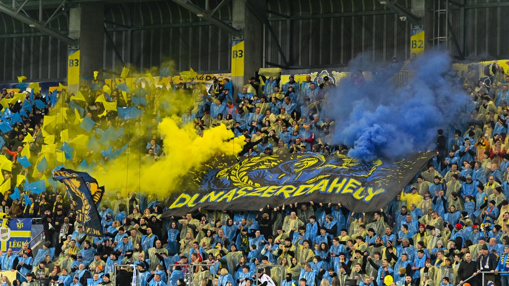 Fanúšikovia DAC-u počas zápasu 19. kola Niké ligy proti Slovanu.