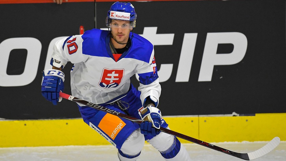 Michal Chovan v dueli proti Olympijskému tímu Ruska na Švajčiarskom pohári.