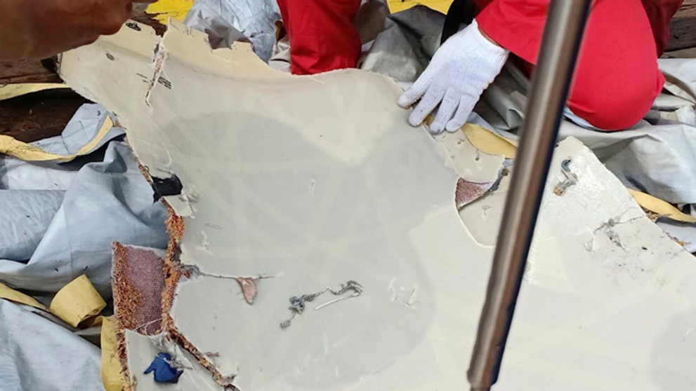 V Indonézii spadlo do mora lietadlo.