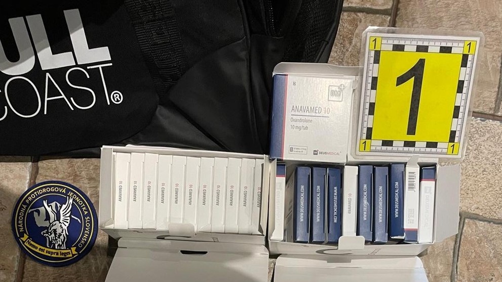 Zadržali dílerov nelegálnych liekov.