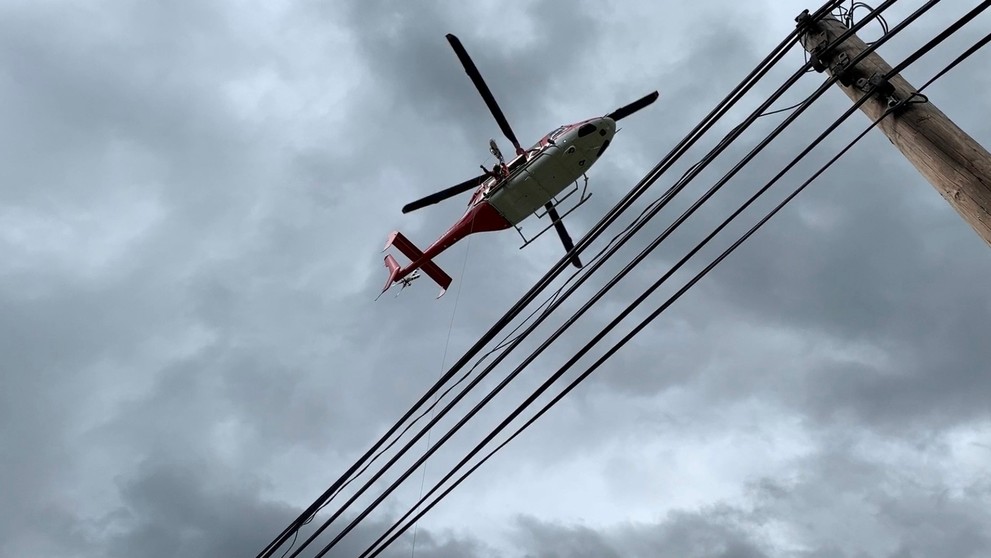 Záchranári na mieste nehody.