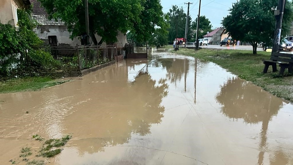 Povodeň v obci Pavlovce.