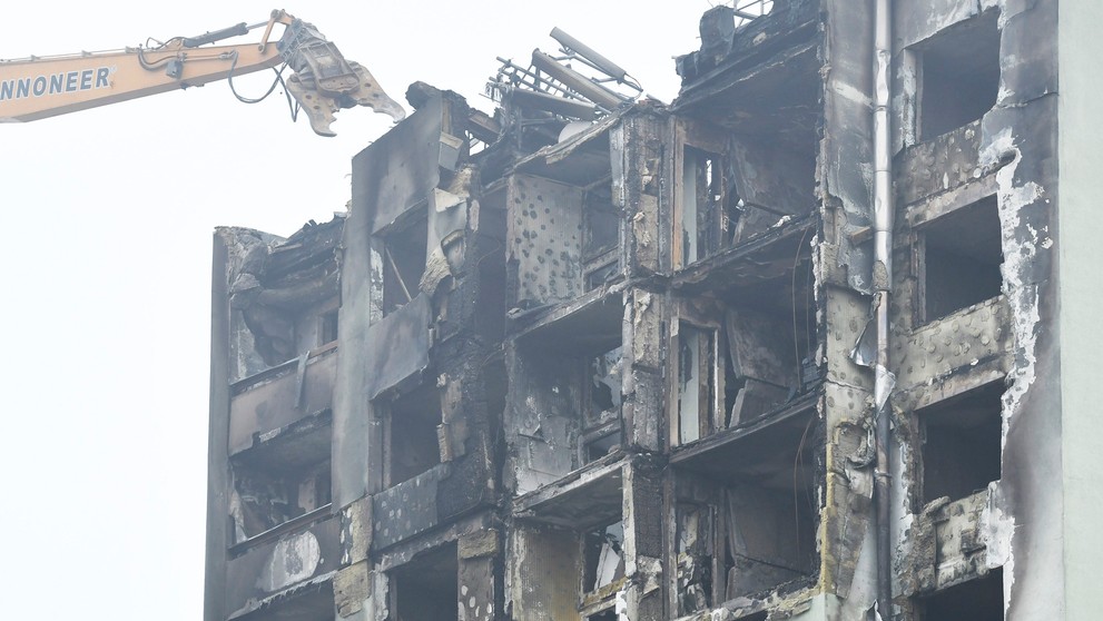 Demolácia bytovky v Prešove.