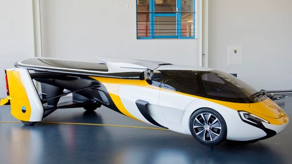 Na snímke nový model AeroMobilu.