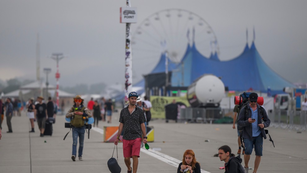 Festival Pohoda po intenzívnej búrke a páde stanu predčasne ukončili.