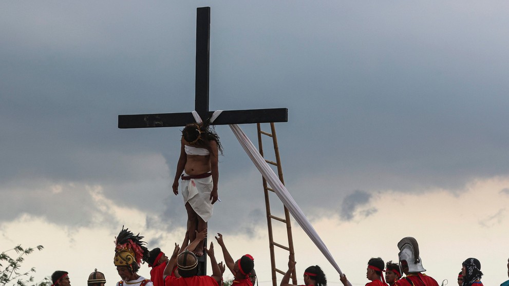 Nechali sa ukrižovať po vzore Ježiša Krista.