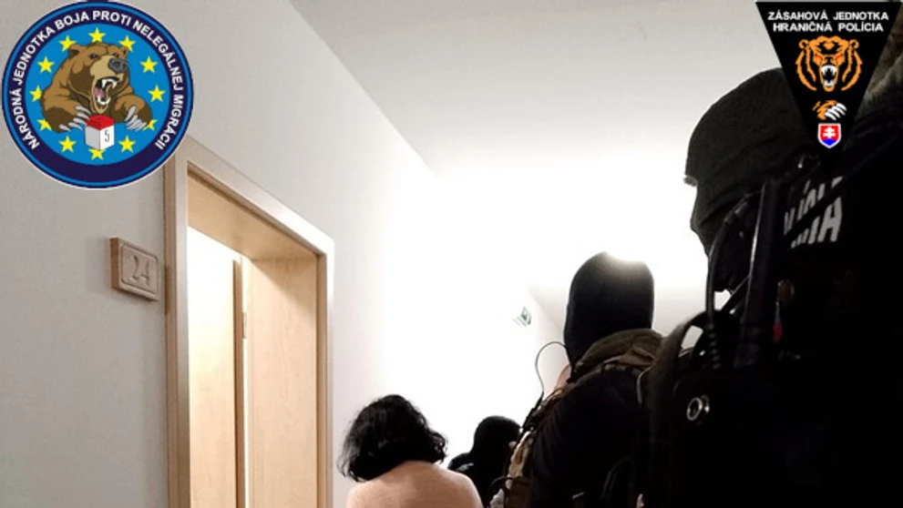 Ťažko zdravotne postihnutého muža nútila dvojica žobrať.