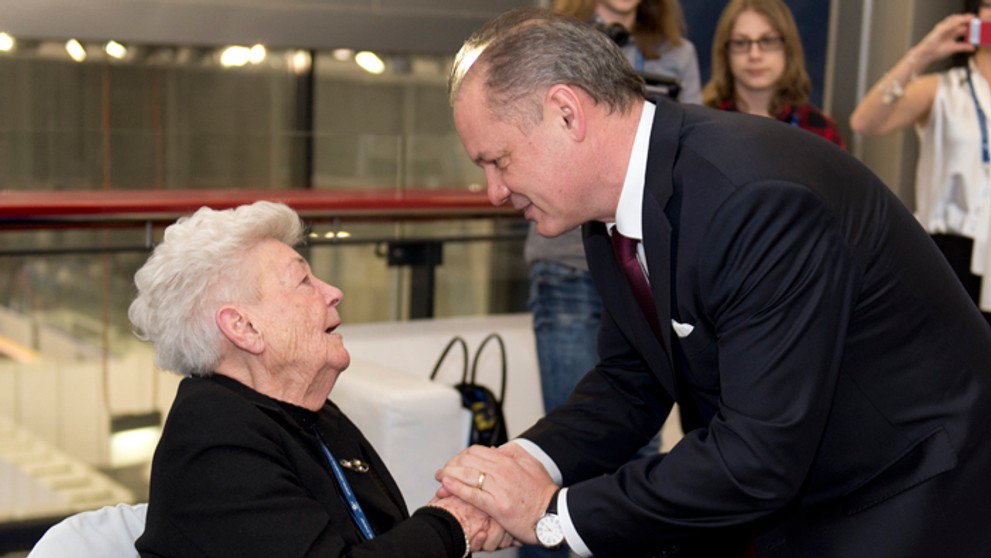 Prezident Andrej Kiska a legendárna trénerka v krasokorčuľovaní Hilda Múdra.
