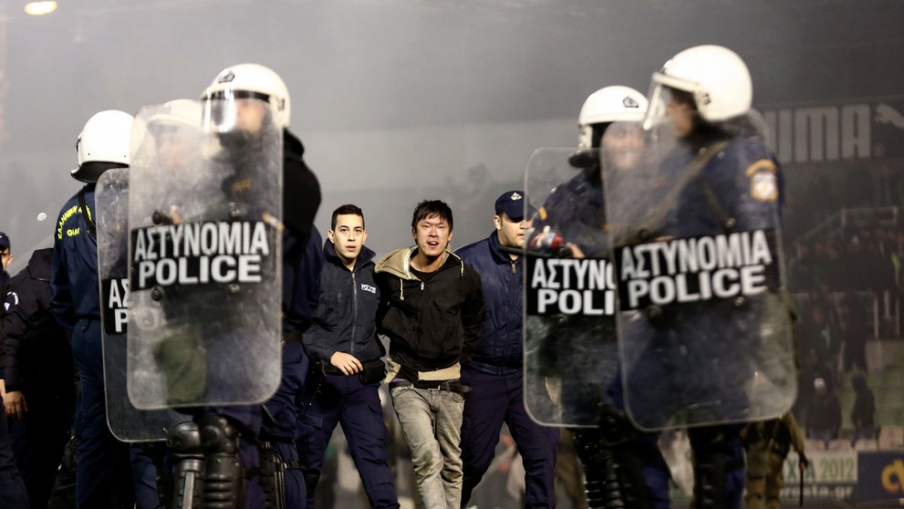 Zápas Olympiakosu zrušili kvôli výtržníkom