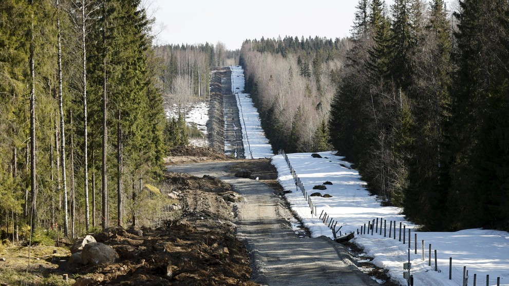 Fínsko predstavilo prvý úsek plota na hranici s Ruskom.
