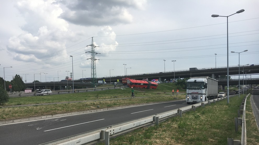 Nehoda autobusu v Bratislave.