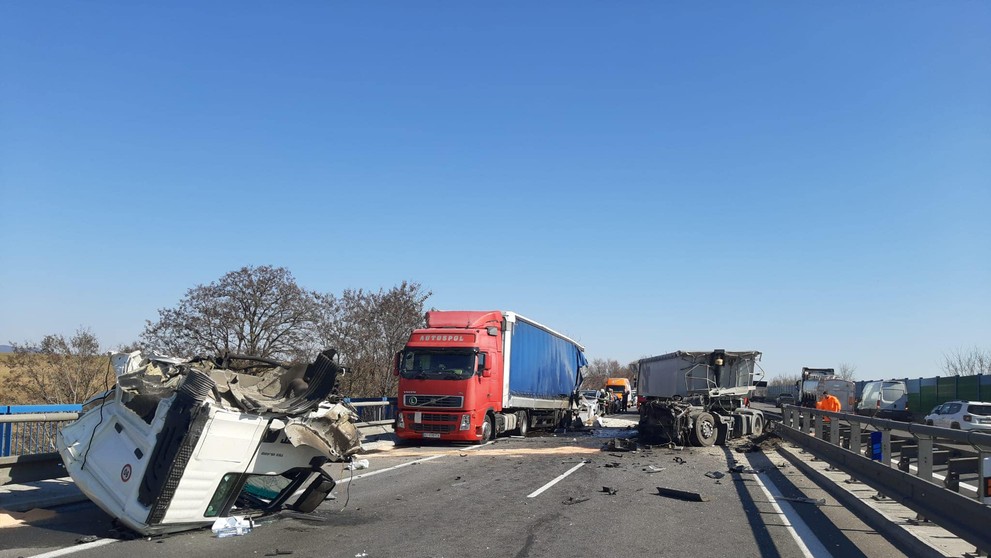 Nehoda v smere z Nitry do Trnavy.