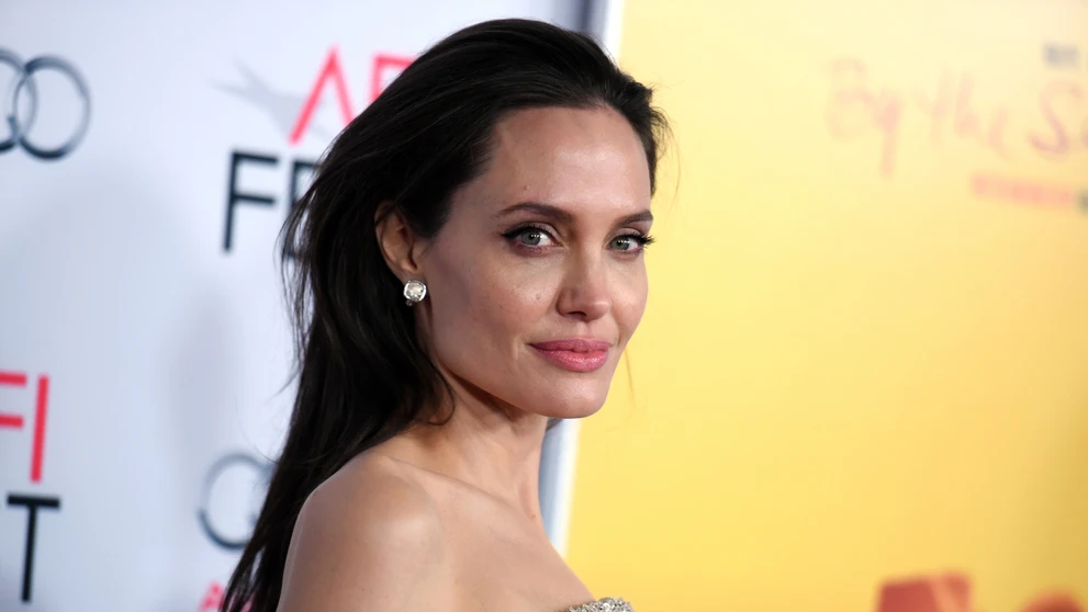 angelina4.jpg