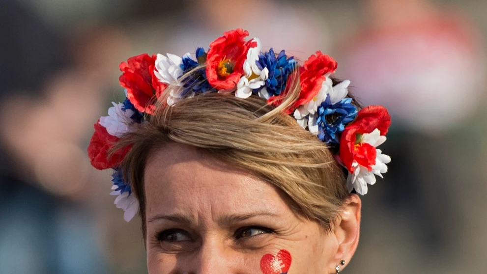 Na snímke slovenská fanúšička pred zápasom B-skupiny hokejových MS Slovensko - Kanada v Petrohrade.