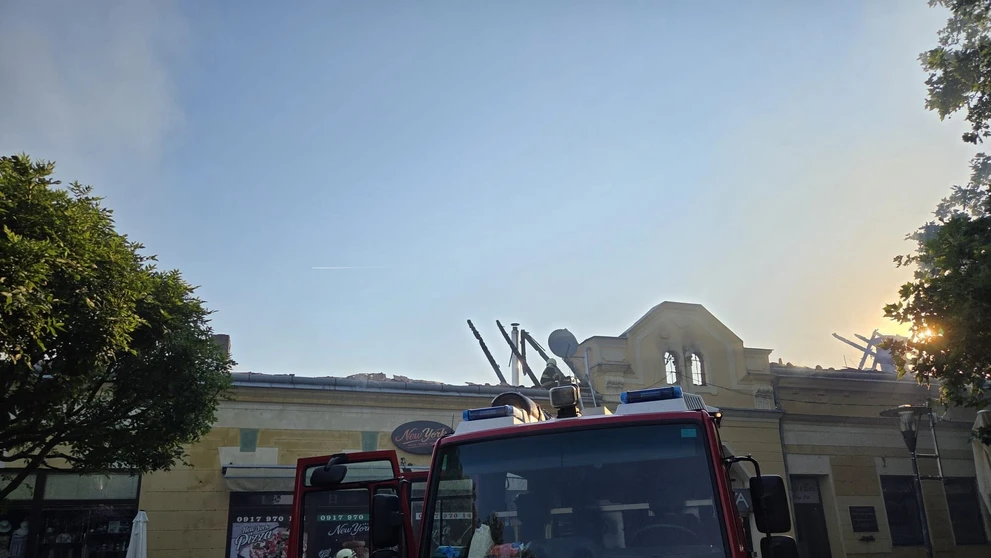 Požiar v centre Štúrova