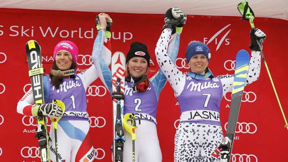 Víťazka slalomu v Jasnej Mikaela Shiffrin, druhá Wendy Holdenerová a Veronika Velez Zuzulová.