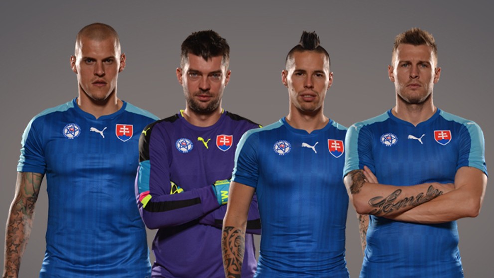 Martin Škrtel, Matúš Kozáčk, Marek Hamšík a Ján Ďurica v nových repredresoch pre vonkajšie zápasy.