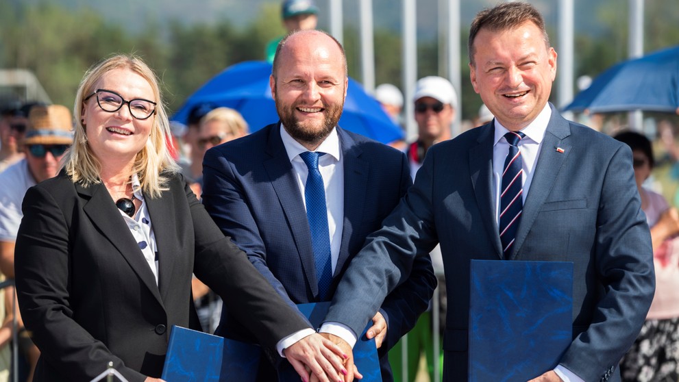 Na snímke zľava ministerka obrany Českej republiky Jana Černochová, minister obrany SR Jaroslav Naď a minister národnej obrany Poľskej republiky Mariusz Blaszczak.