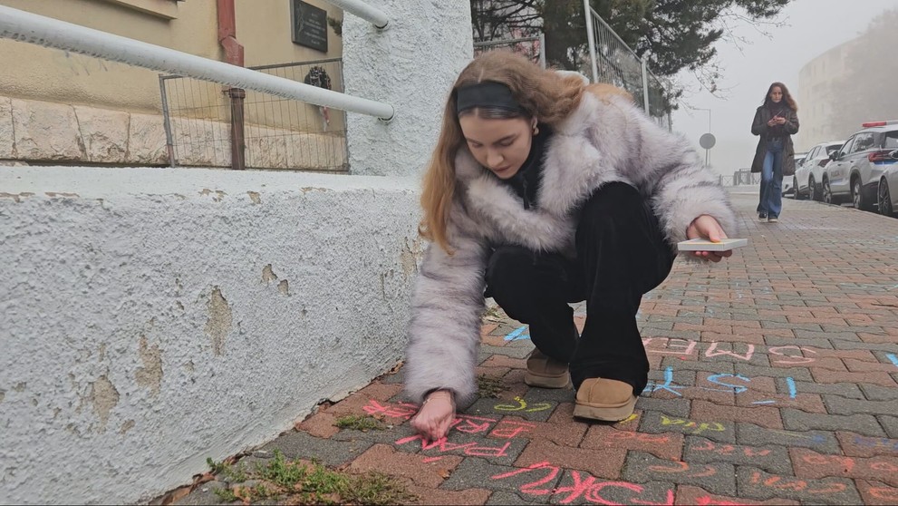 Fica privítali farebné kriedové odkazy