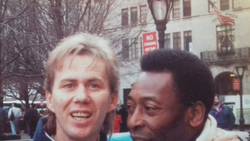 Joe Borbély a kráľ futbalu Pelé.