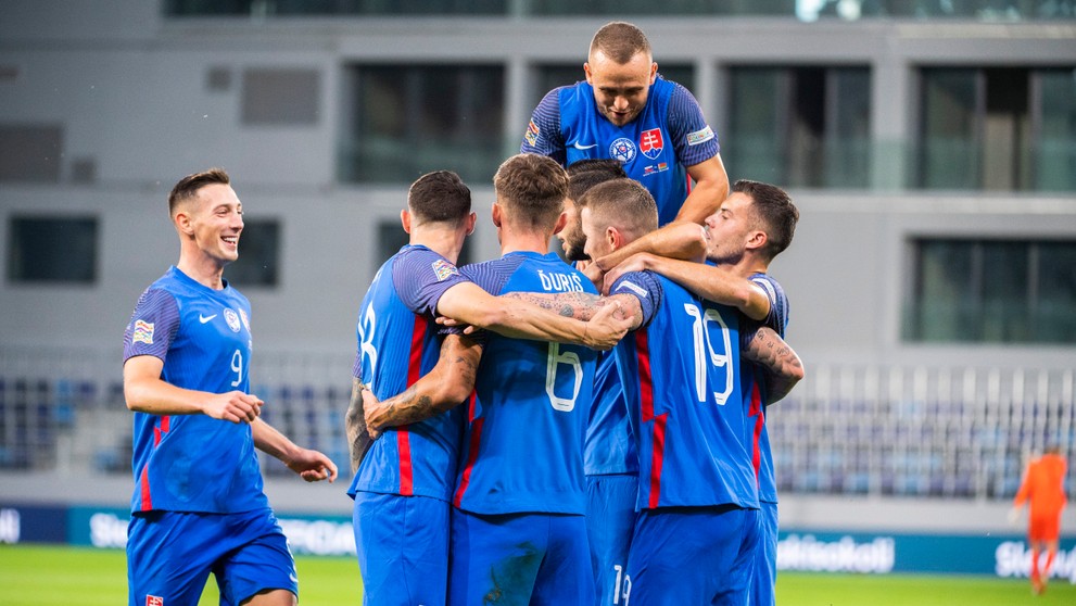 Slováci sa radujú z gólu (napokon však nebol uznaný)