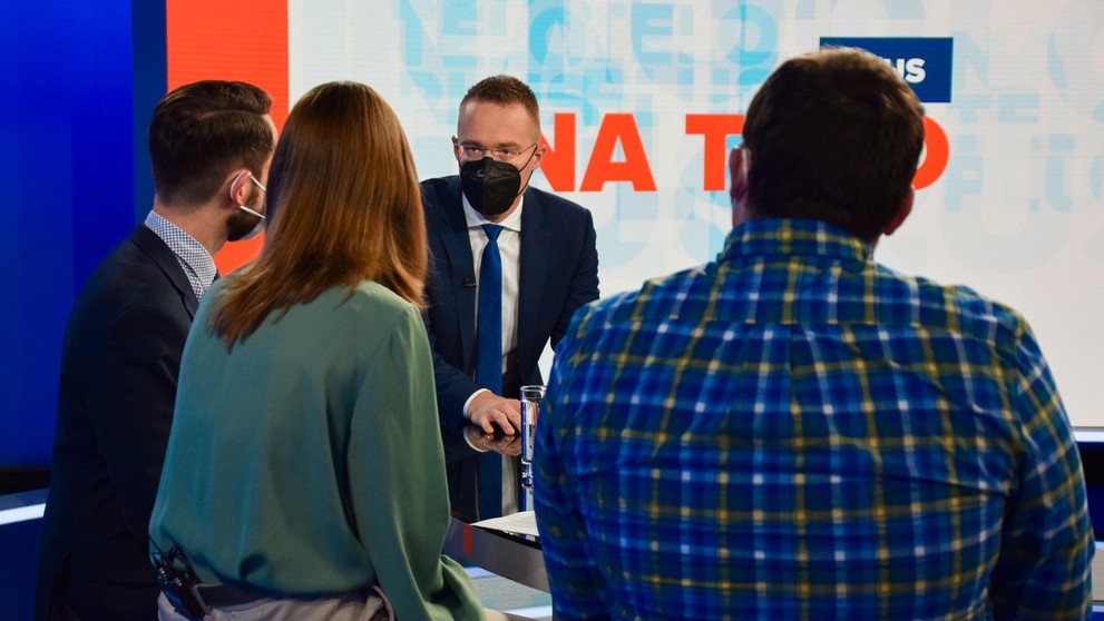 J. Hodosy, Z. Baťová, P. Sabaka.