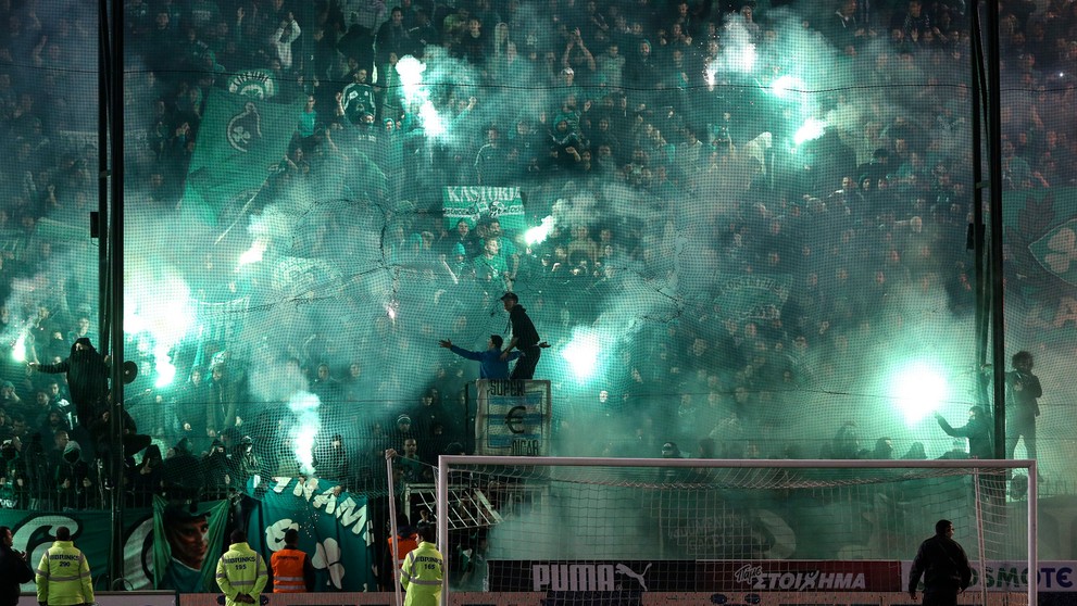 Zápas Olympiakosu zrušili kvôli výtržníkom