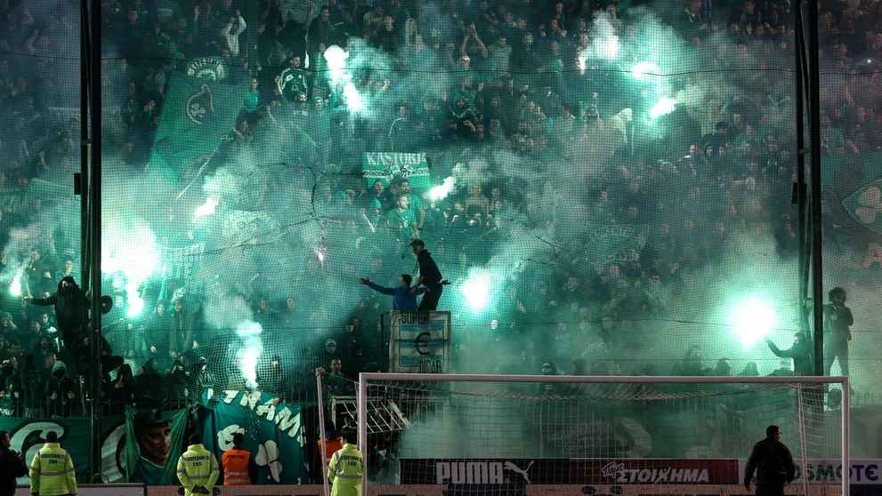 Zápas Olympiakosu zrušili kvôli výtržníkom