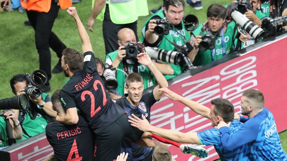 Víťazný gól Mario Mandžukič oslavoval pred fotografmi agentúr.