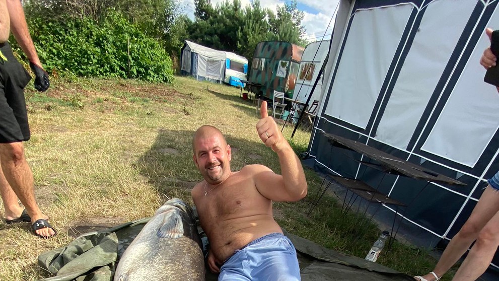 Chytenie Sumca na Adamovských jazerách