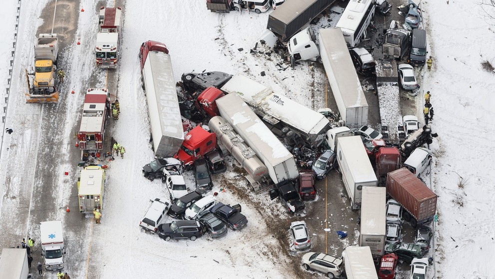 Hromadná nehoda v USA.