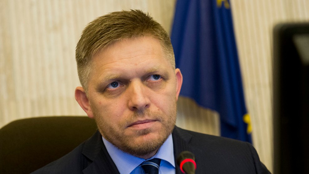Premiér Robert Fico na prvom rokovaní vlády od operácie.