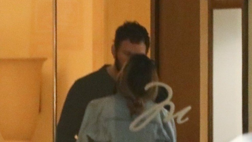 Slávneho herca pristihli v náručí Schwarzeneggerovej dcéry