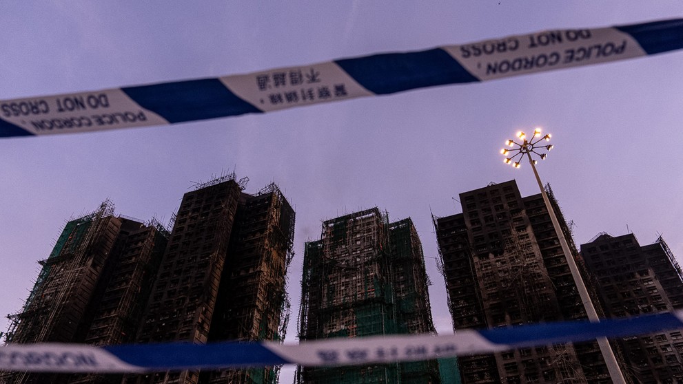 Požiar v bytovom komplexe v Hongkongu