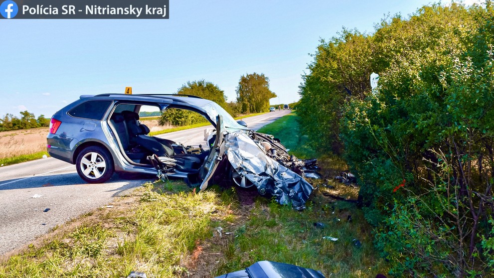 Čelná zrážka dvoch áut