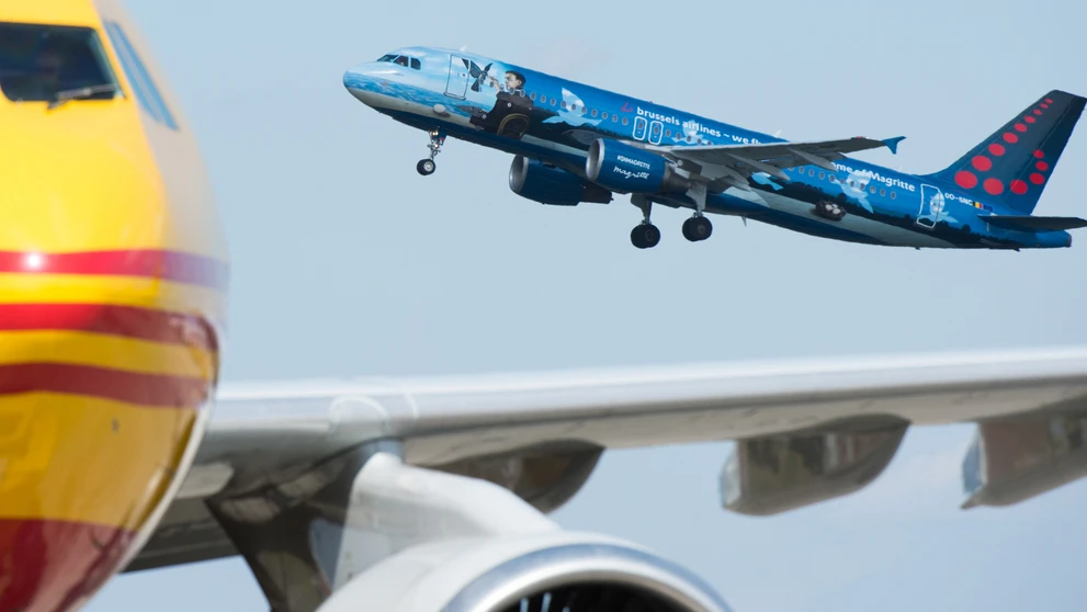Lietadlo leteckého dopravcu Brussels Airlines odlieta z bruselského letiska Zaventem 3. apríla 