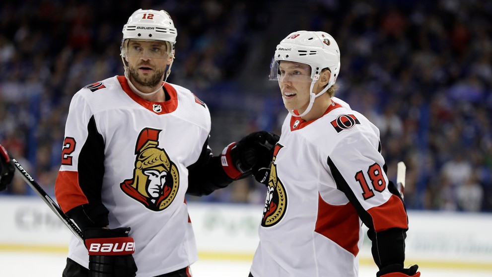 Marián Gáborík v drese Ottawy Senators pri oslave gólu.