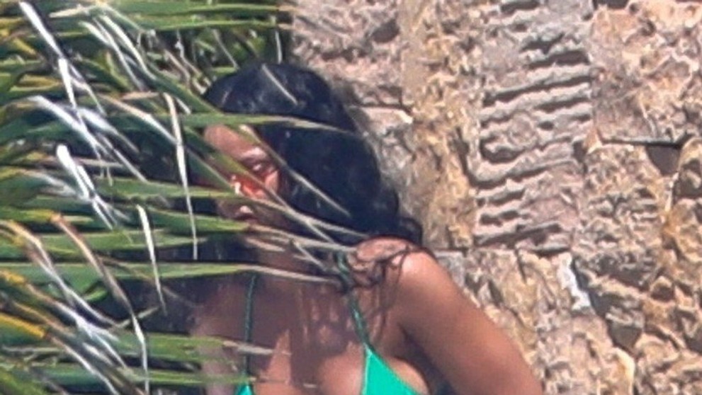 Potom odišla aj speváčka. 