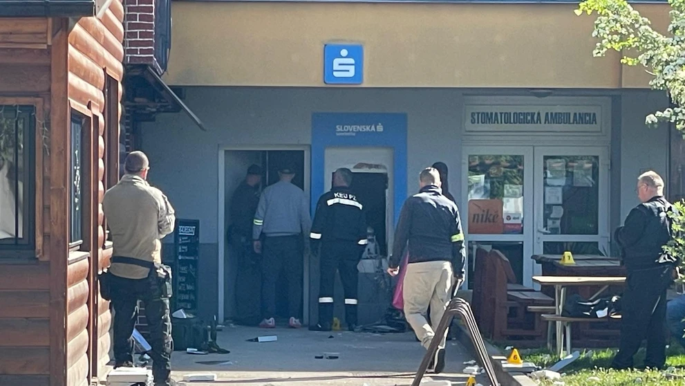 Nočný pokoj v Pruskom narušila silná explózia.