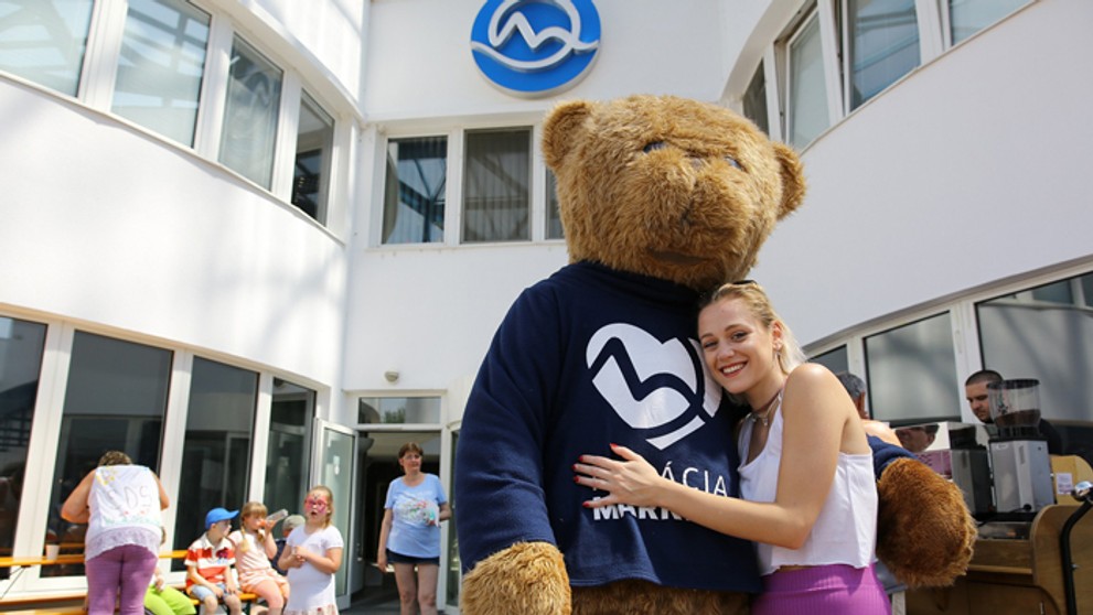 Emma Drobná na MDD v maskotom Nadácie Markíza.