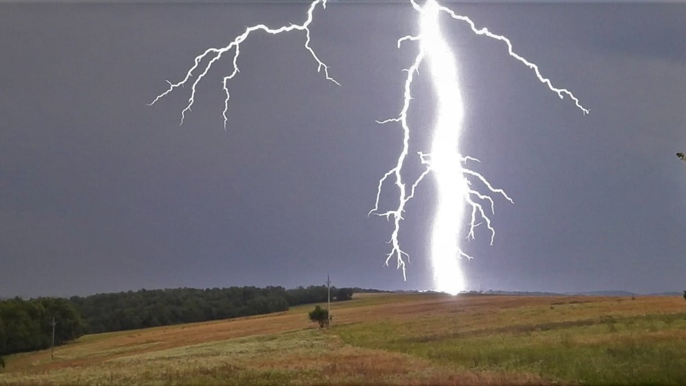 Búrkový blesk. Zdroj: Richard Stuller