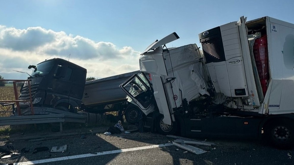 Nehoda kamiónov na diaľnici D1