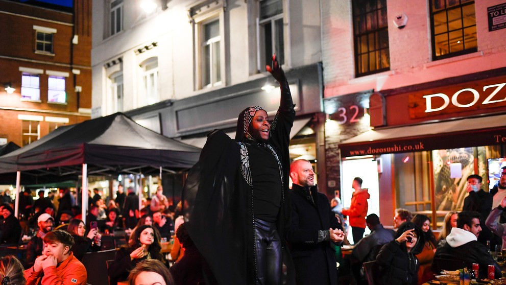 S neskoršou hodinou nemali viacerí problém odviazať sa.