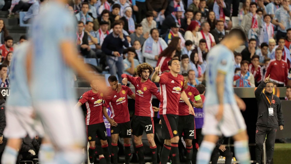 Radosť hráčov ManUtd po góle v semifinále EL proti Celte Vigo. 