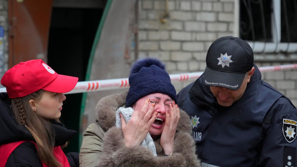 Ruská raketa zasiahla bytovku v Mykolajive