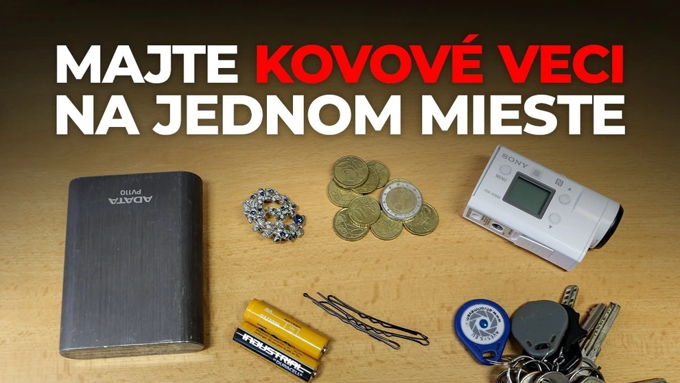 Kovové predmety.