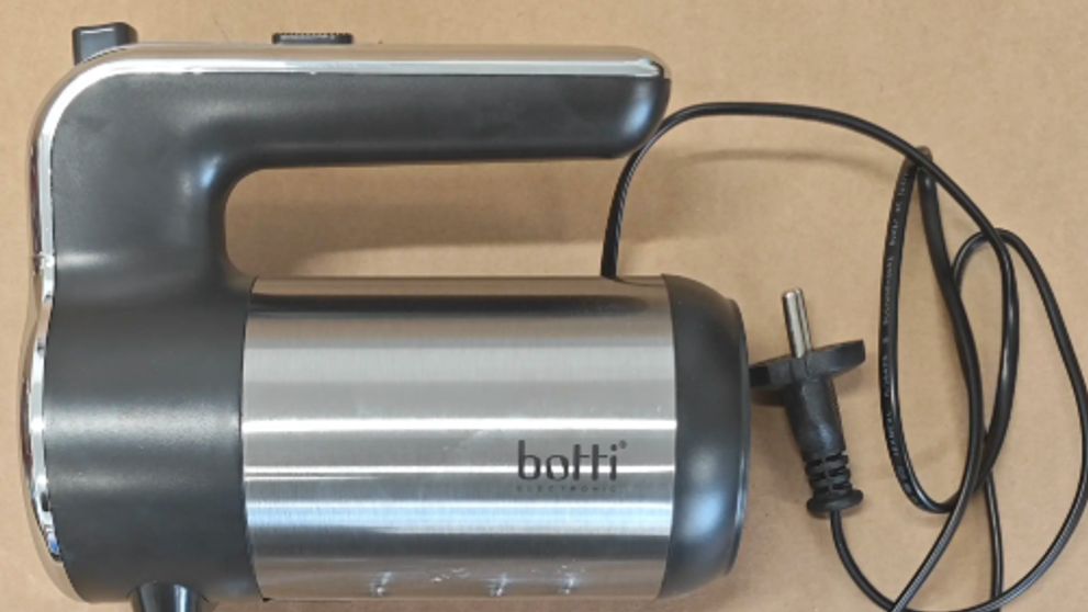 Mixér je nebezpečný.